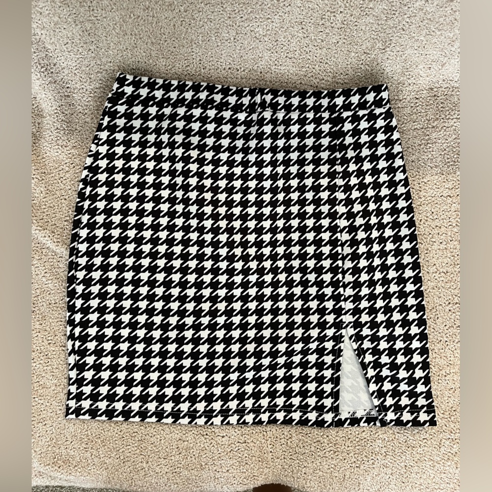 houndstooth mini skirt